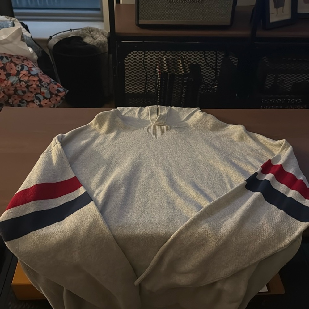 Men’s H&M sweater with hood
